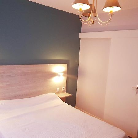 Hotel Restaurant Le Bourgneuf Morlaas Eksteriør bilde