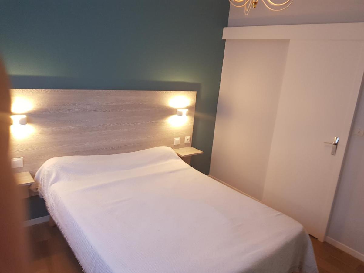 Hotel Restaurant Le Bourgneuf Morlaas Eksteriør bilde